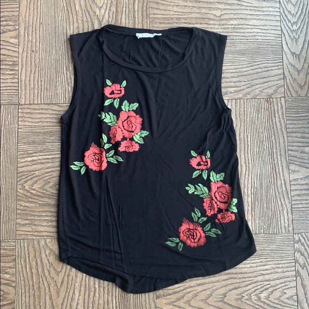 Black muscle Tee with faux floral embroidery